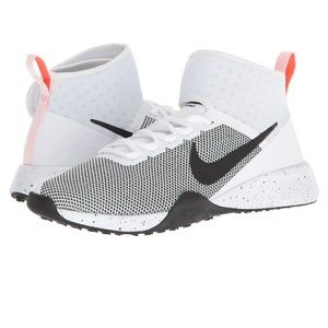 Womens Nike Air Zoom Strong 2 White/Black Sz 6